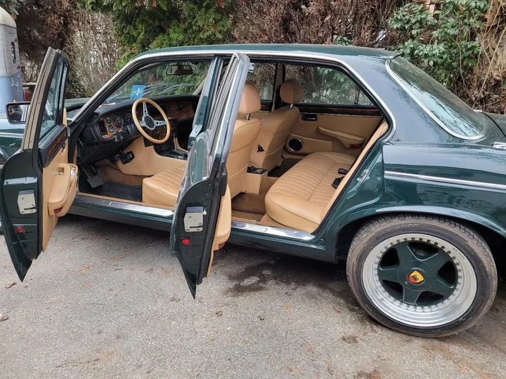 Jaguar XJ6