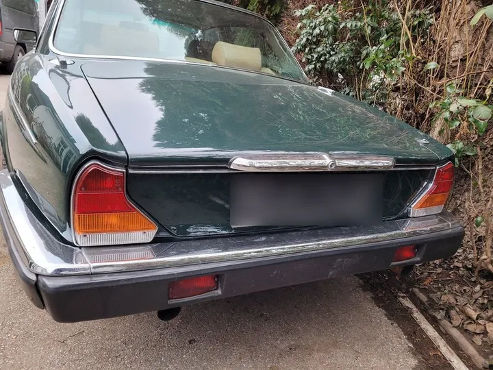 Jaguar XJ6