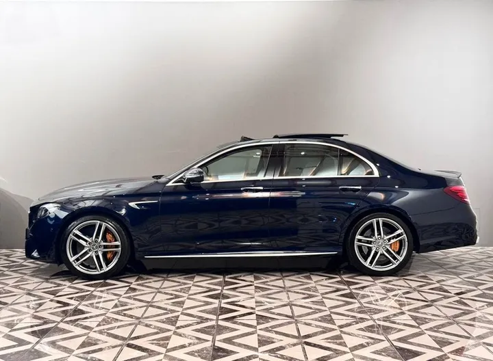 Mercedes-Benz E 63 AMG