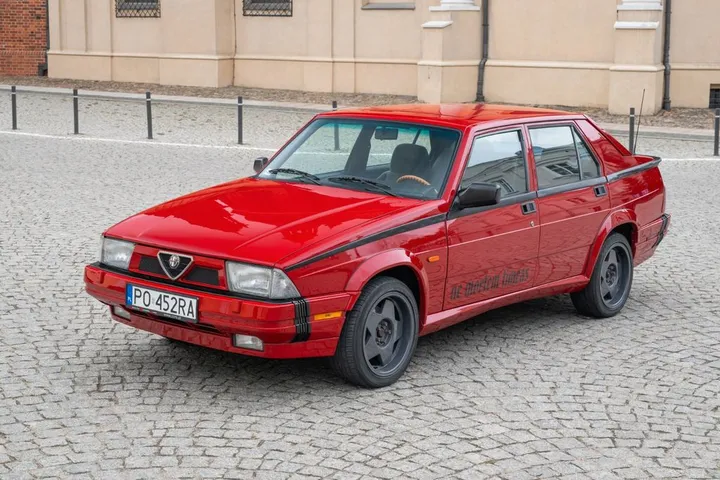 Alfa Romeo 75