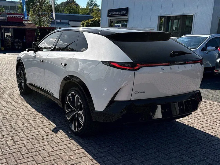 Mazda CX-6e