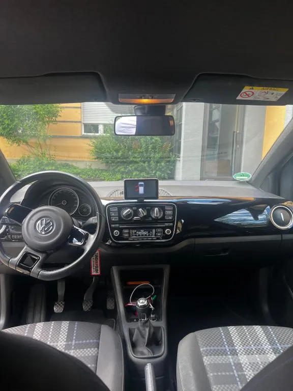 Volkswagen up!