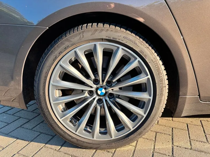 BMW 750