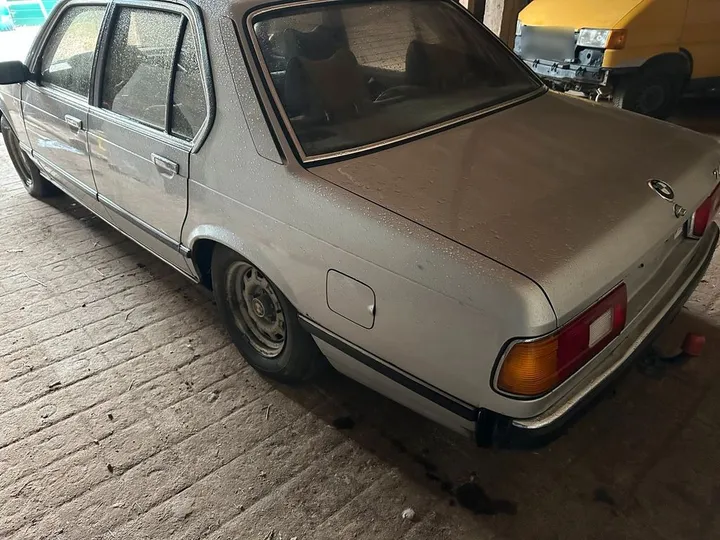 BMW 745