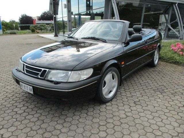 Saab 900