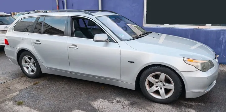 BMW 525
