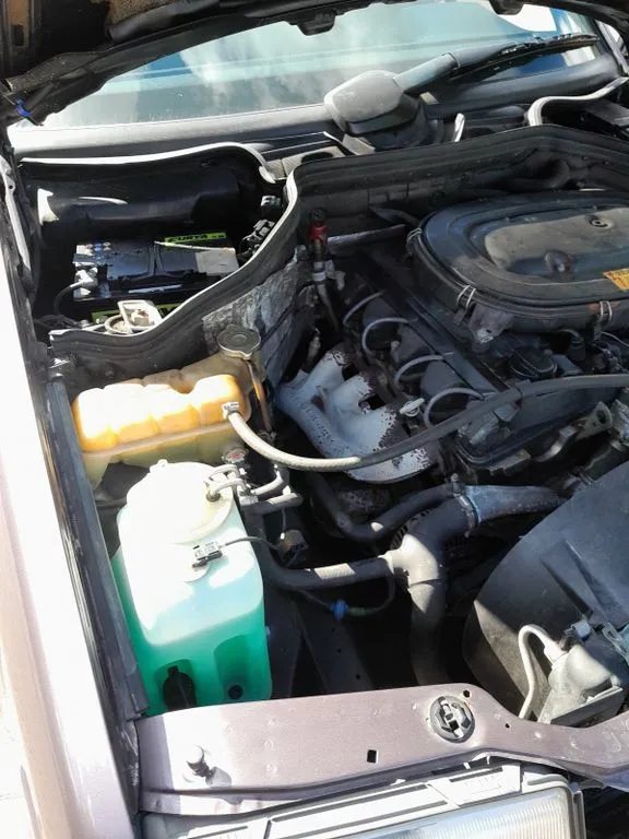 Mercedes-Benz E 230