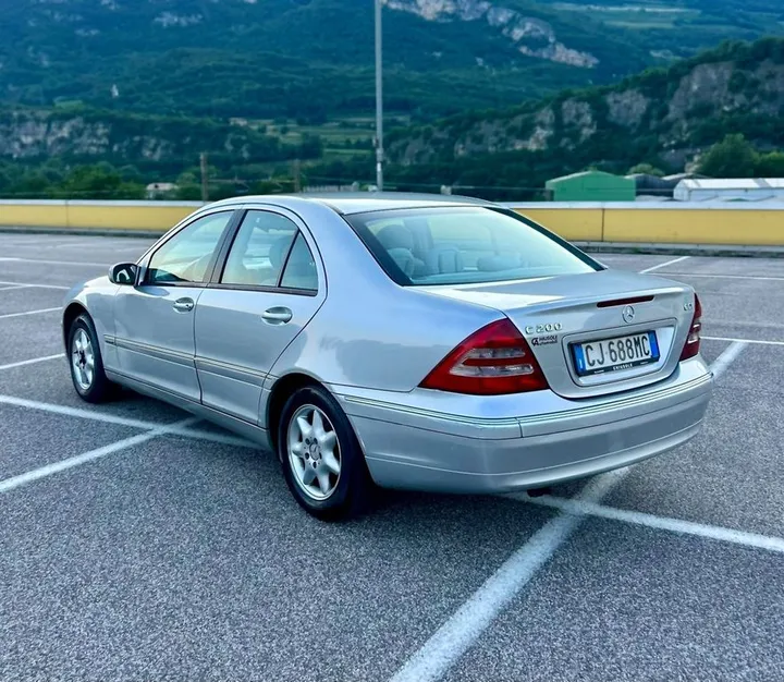 Mercedes-Benz C 200