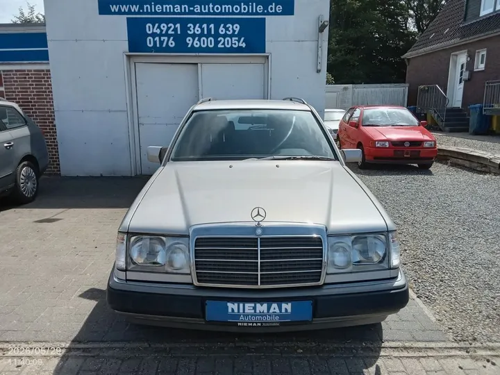 Mercedes-Benz 200