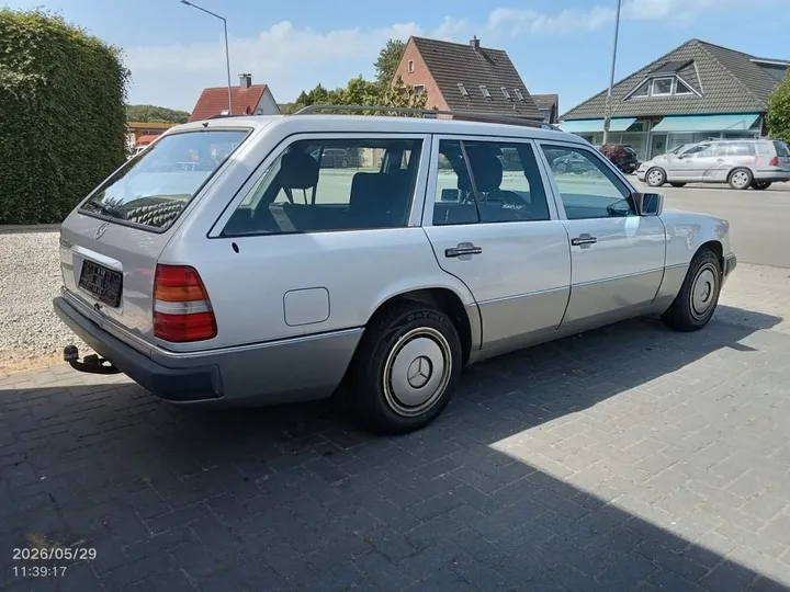 Mercedes-Benz 200