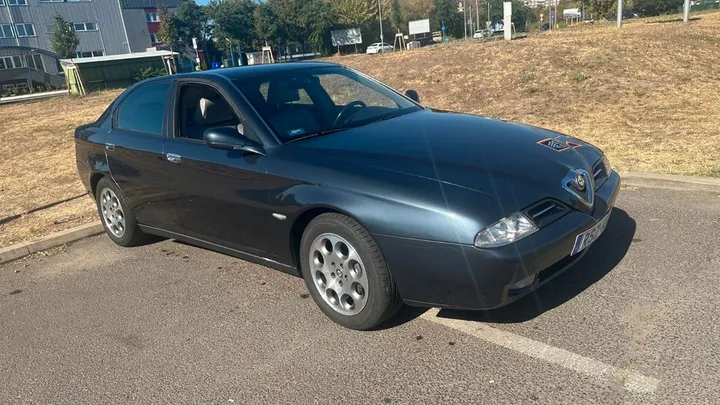 Alfa Romeo 166