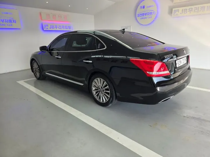 Hyundai Equus