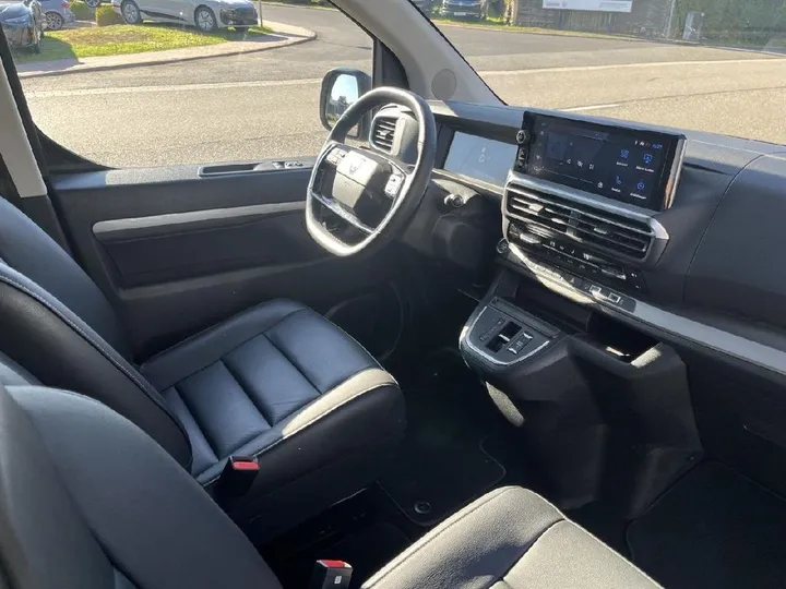 Peugeot Traveller