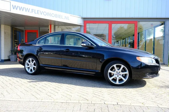 Volvo S80