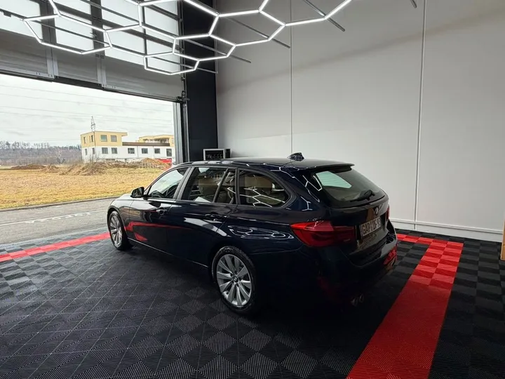 BMW 325