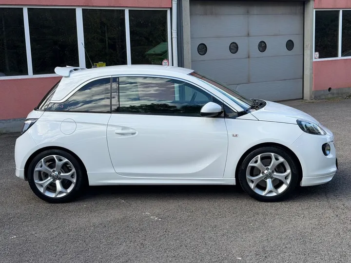 Opel Adam