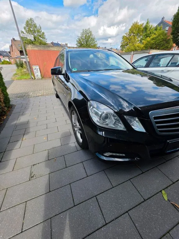 Mercedes-Benz E 200