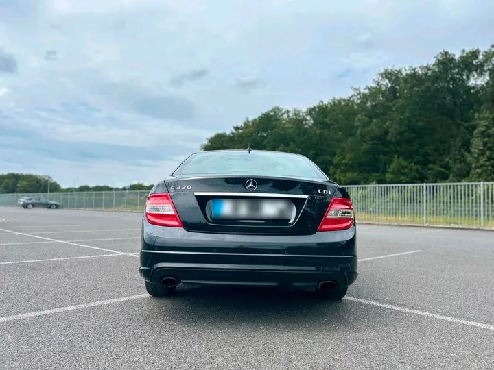 Mercedes-Benz C 320