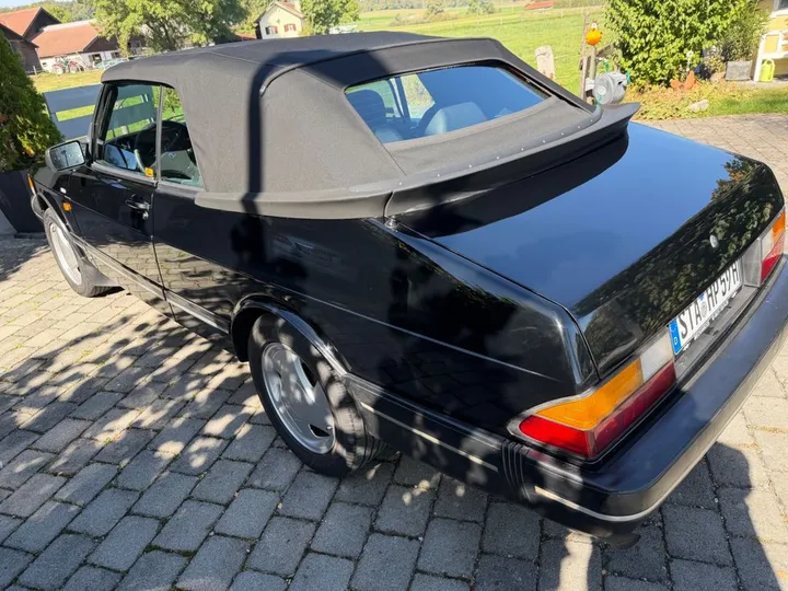 Saab 900