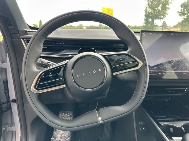 Mazda CX-6e