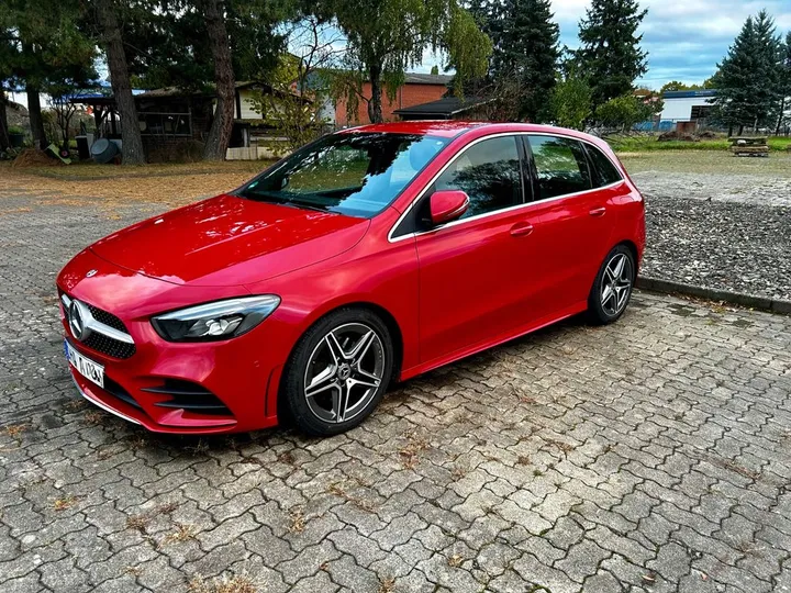 Mercedes-Benz B 220