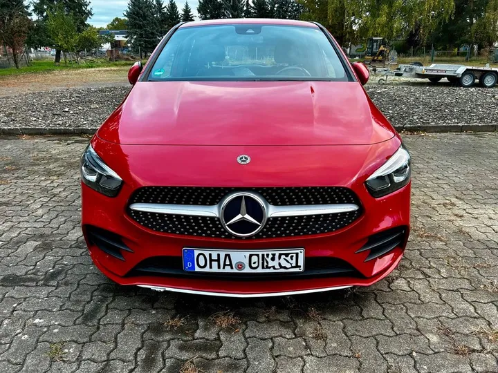 Mercedes-Benz B 220