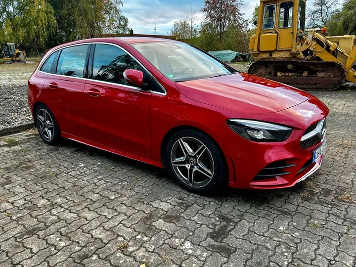 Mercedes-Benz B 220