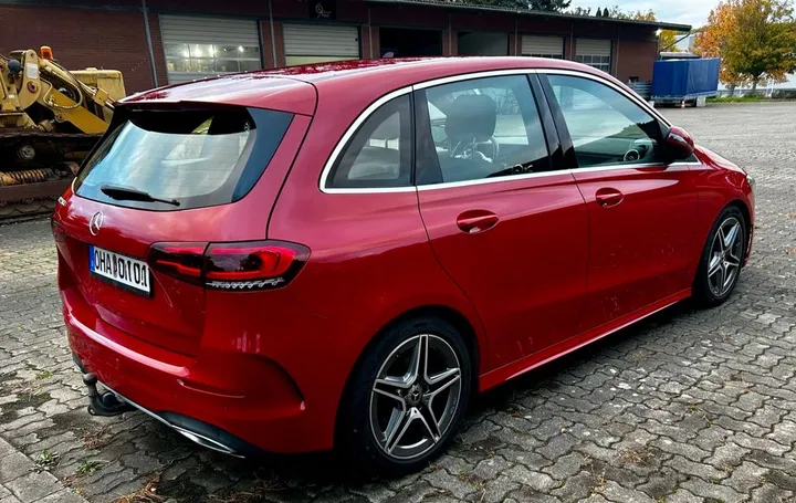 Mercedes-Benz B 220