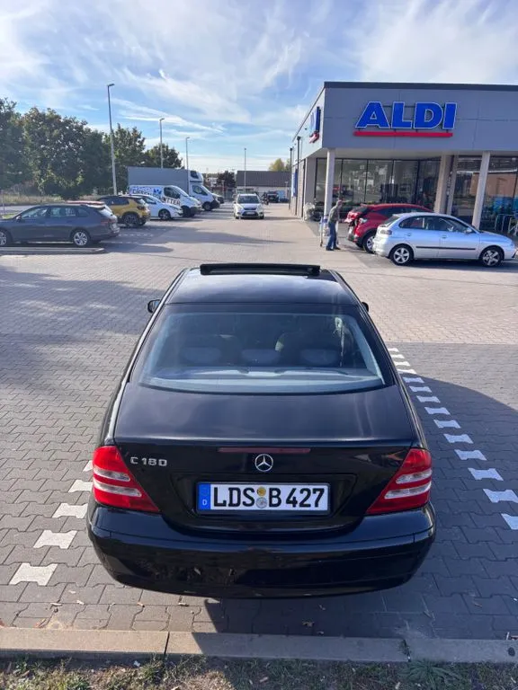 Mercedes-Benz C 180