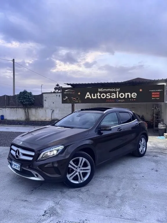 Mercedes-Benz GLA 220
