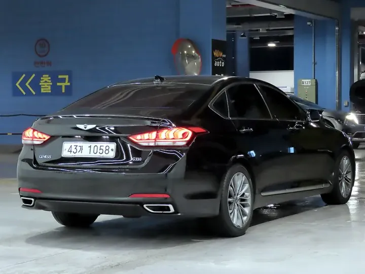 Hyundai Genesis