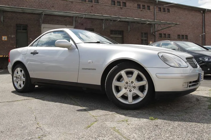 Mercedes-Benz SLK 230