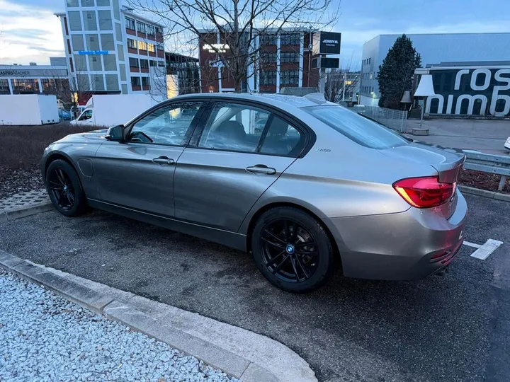 BMW 330