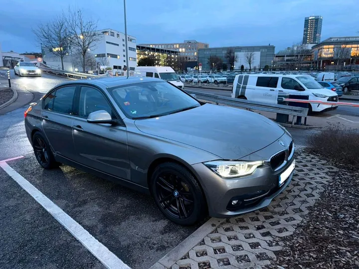 BMW 330