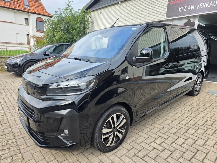 Peugeot Traveller