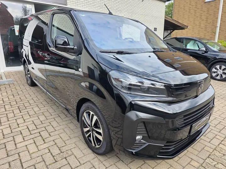 Peugeot Traveller