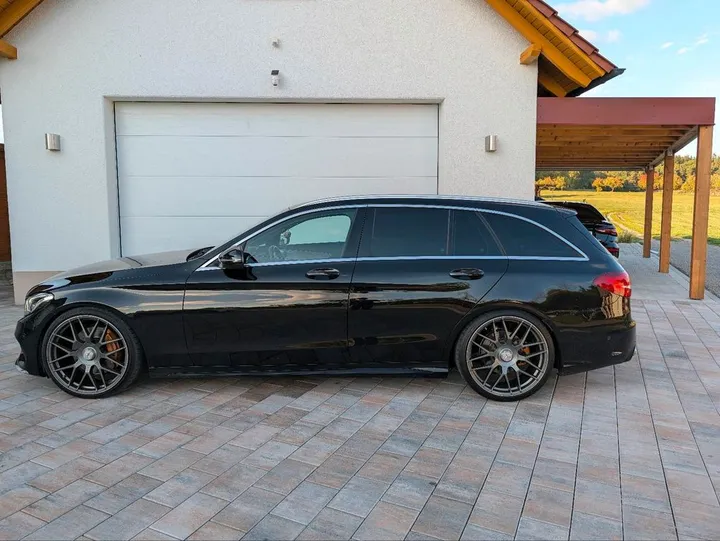 Mercedes-Benz C 400