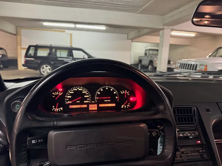 Porsche 928