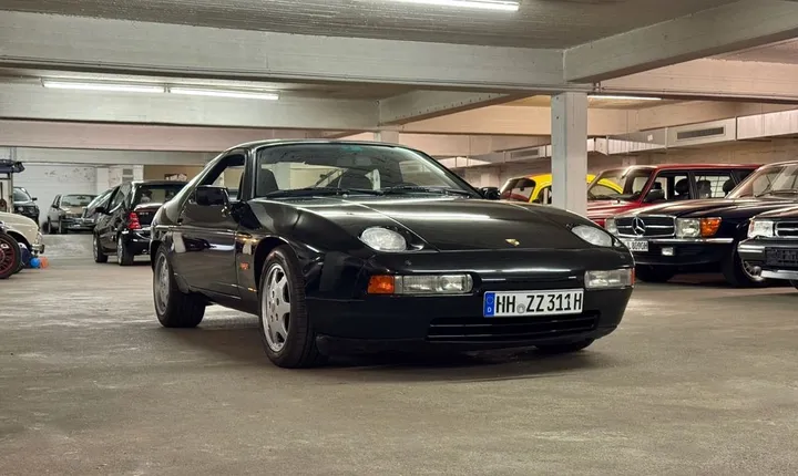 Porsche 928