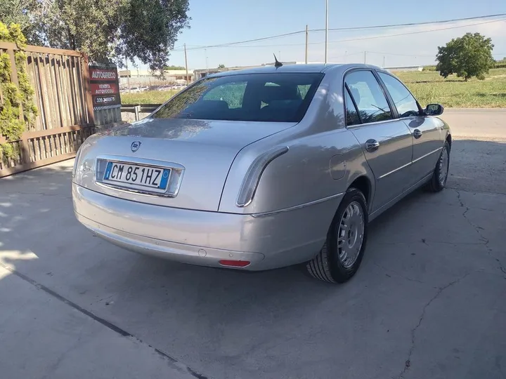 Lancia Thesis