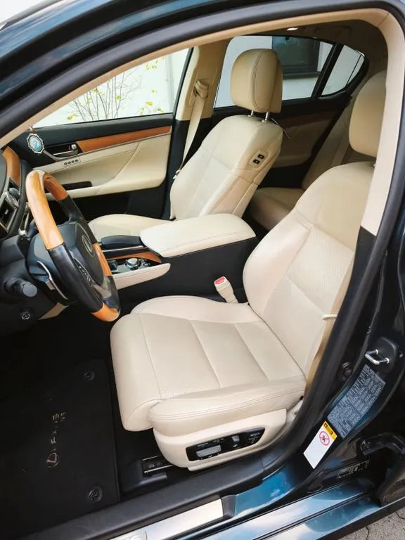 Lexus GS 300