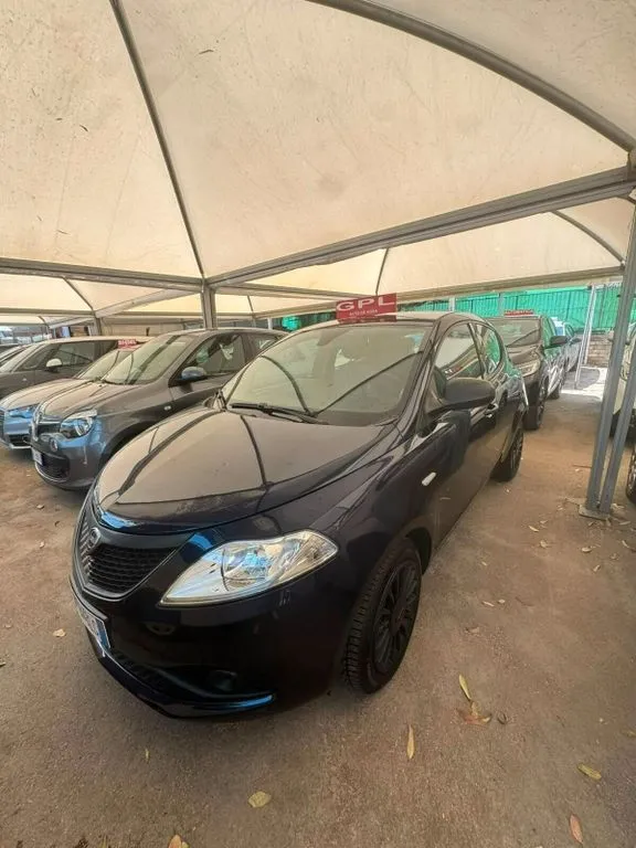 Lancia Ypsilon