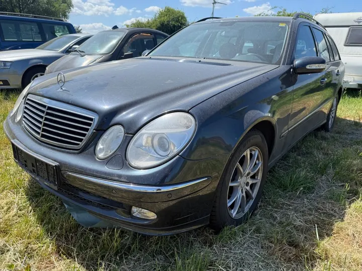Mercedes-Benz E 320