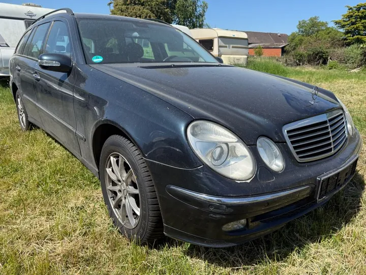 Mercedes-Benz E 320