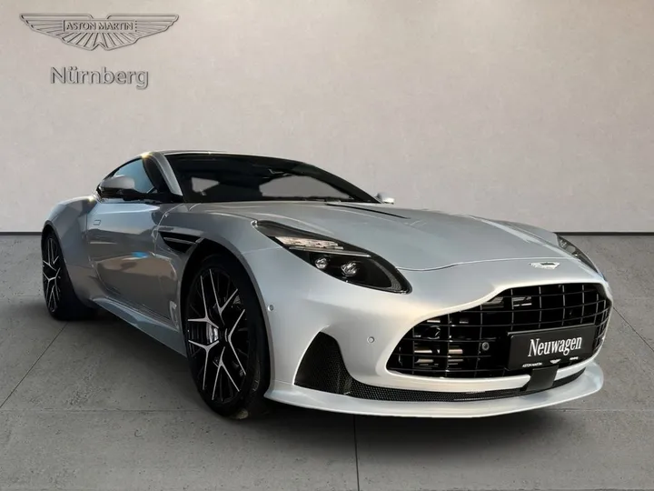 Aston Martin DB12
