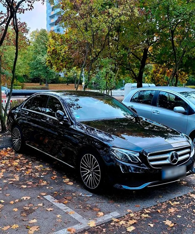 Mercedes-Benz E 220