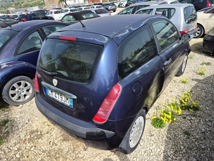 Lancia Ypsilon