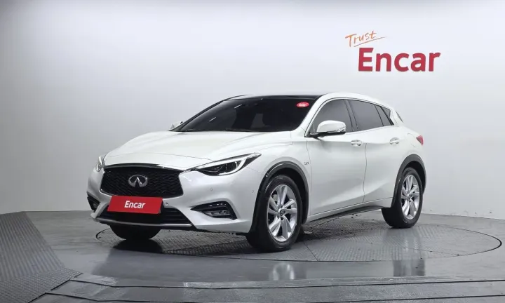 Infiniti Q30