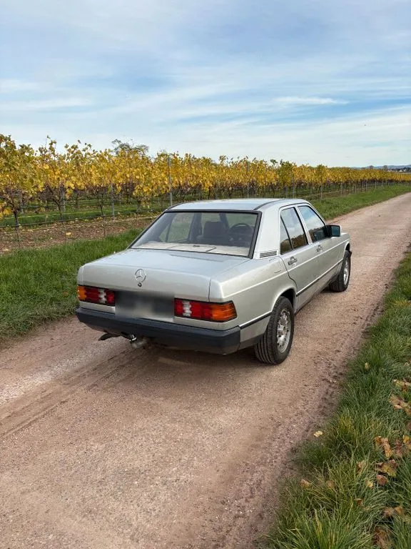 Mercedes-Benz 190