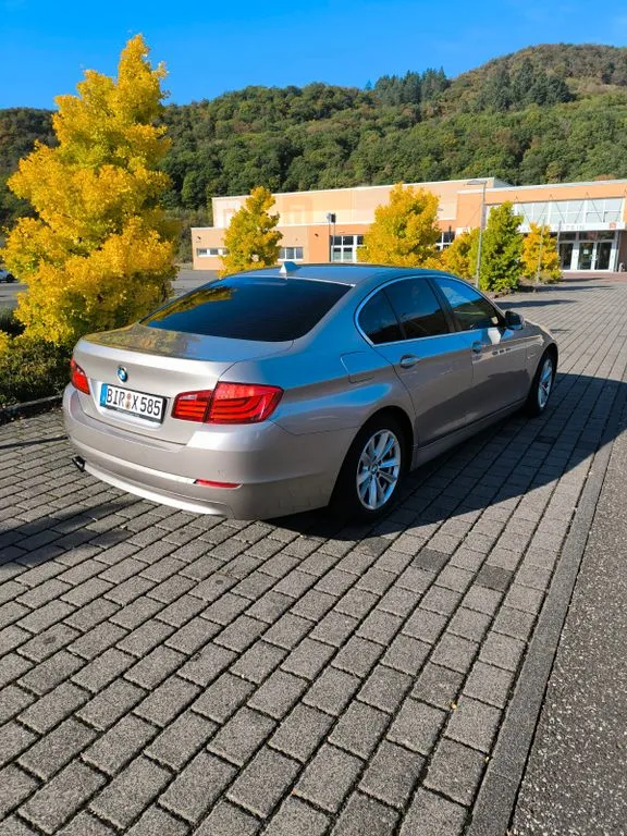 BMW 523